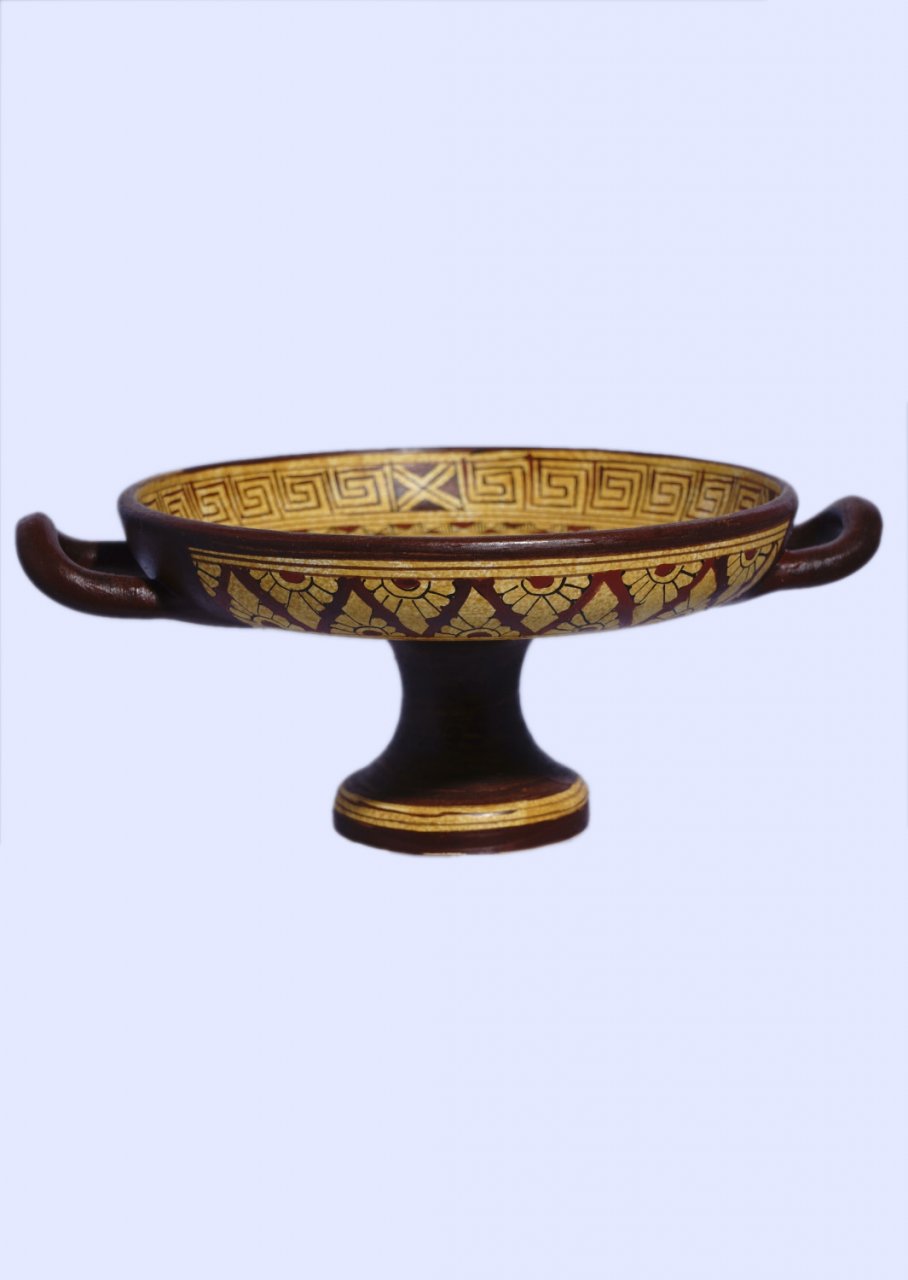 Geometric kylix with greek trireme